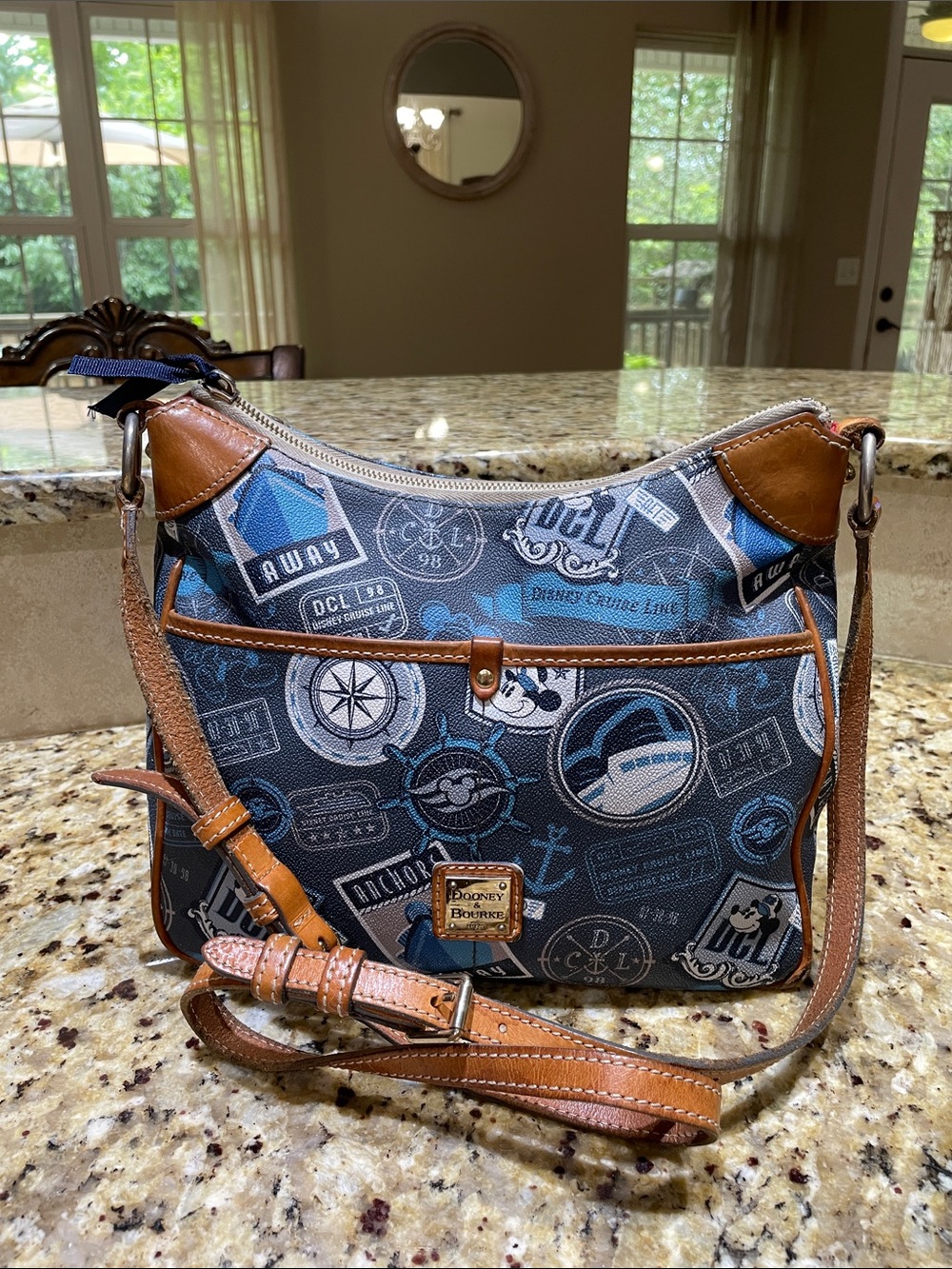 🌺DOONEY & BOURKE X DISNEY Navy and Tan Crossbody Purse
